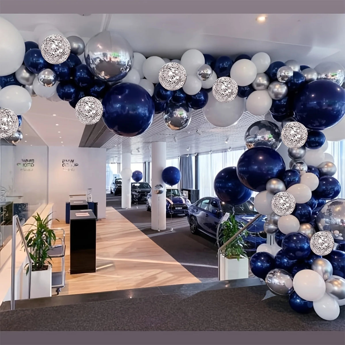 129-Piece Navy Blue & Silver Balloon Garland Arch Kit – New Year's Eve Party Decorations